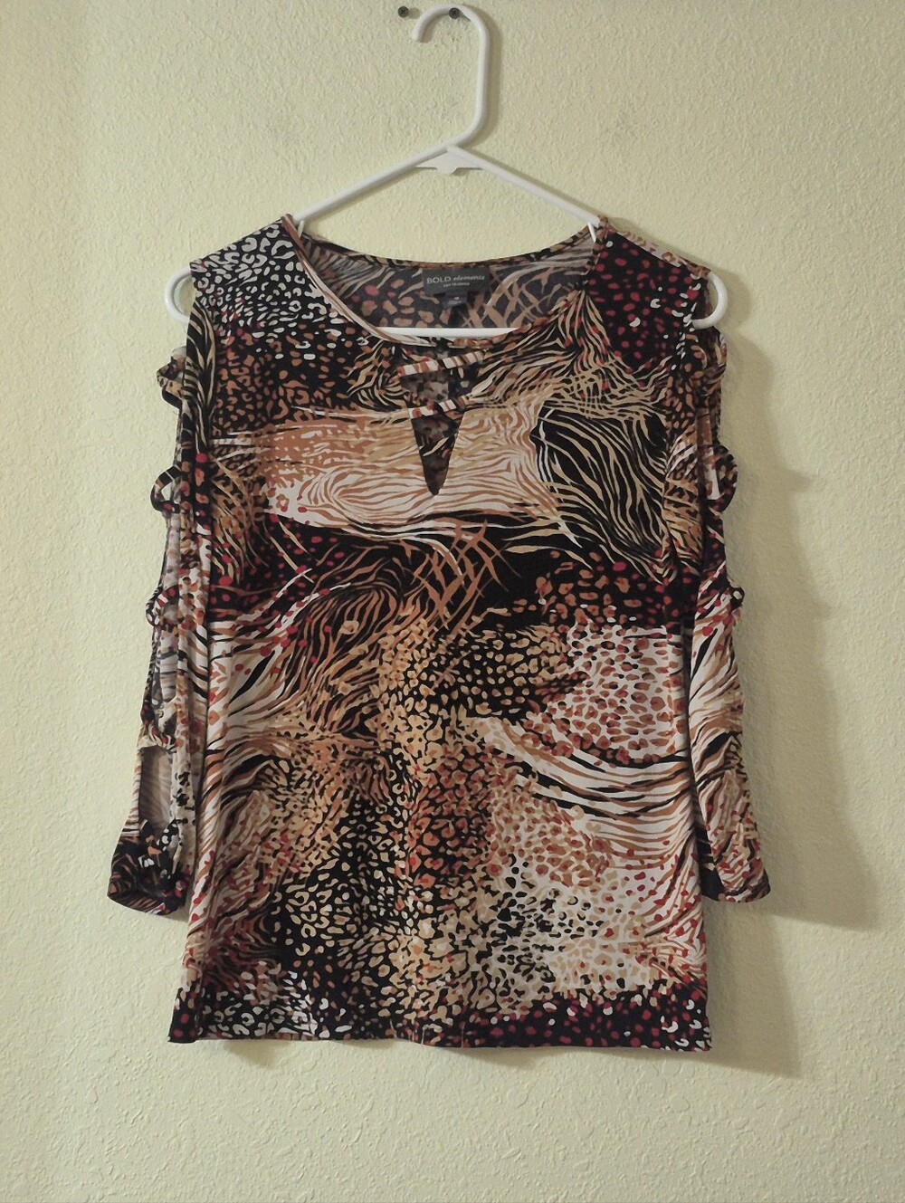 BOLD elements Multicolor Animal-Print Cold Shoulder Top